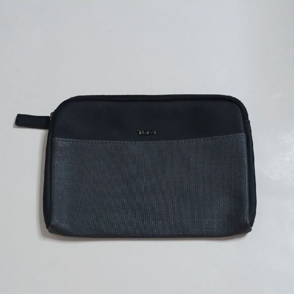 Delta First Class Tumi Cosmetic Bag - Picture 1 of 8